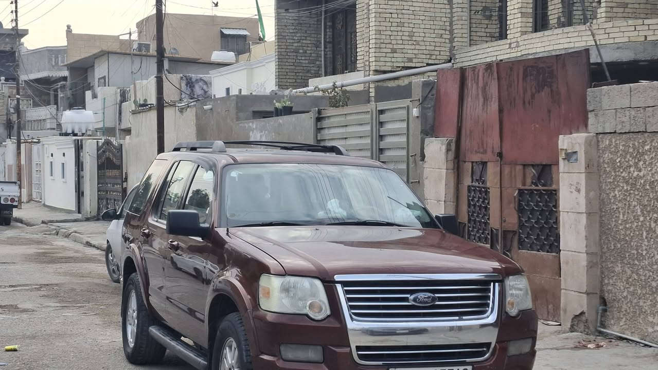 السلام عليكم
فورد اكسبلور موديل 2010 خليجي شركة نيفا السيارة نظيفة جدا المكينة و الكير و الصدر بحالة جيدة السعر 125 ورقة للاستفسار الاتصال ***********
