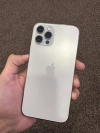 ايفون 12  برو لون ذهبي مميز الجهاز مكفول كامل ع وضع الشركه ممفتوح الجه...