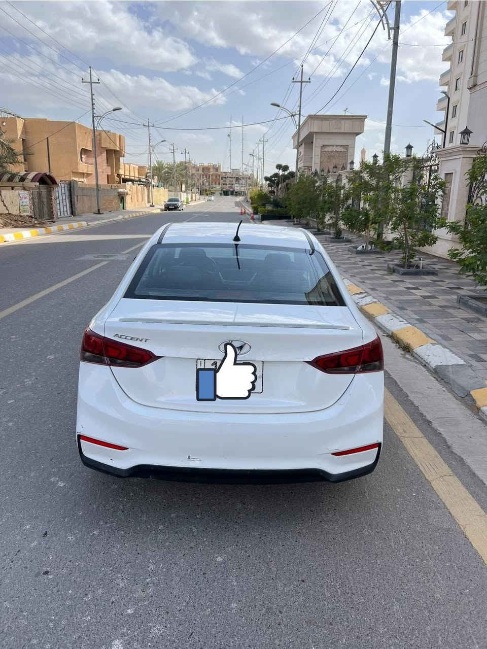 السلام عليكم اكسنت 2019 وارد امريكي رقم بغداد تحويل شرط مكينه ١٦٠٠ لا تنقيص ولا تبخير كيرها جديد تبريد شغال ثلج بيها ضرر من امريكا بنيد مبدل ومصبوغ وبيها بلعراق بال سايق مصبوغ يعني فقط قطعتين مصبوغات  بدون دواخل خلاص باقي كفاله عاامه  تخم تاير جواها صدرها جديد  مكاني الانبار السعر 108 بيها مجال للشراي. ***********
