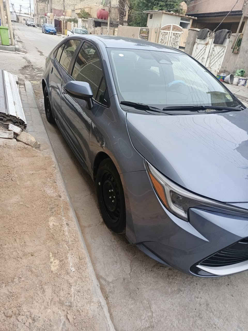 كورلا هايبرد موديل ٢٤ماشية ١٢٠٠٠قطعتين صبغ السعر ١٥٠وبيها مجال مرقم بغداد هاتف ***********
