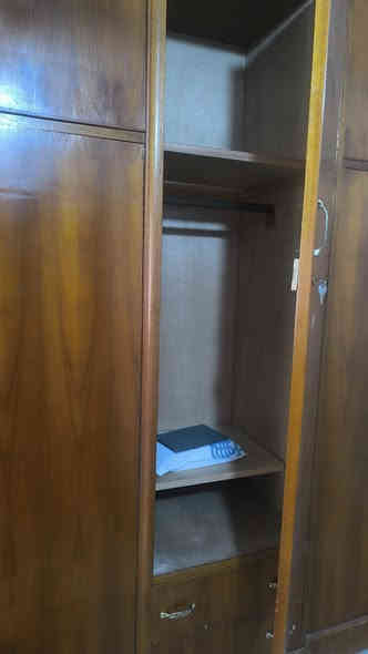 السلام عليكم 
قنصور للبيع 
5 ابواب 
خشب ماليزي ثقيل
العنوان : موصل /الأيمن 
السعر 450 الف 
للاستفسار : ***********
