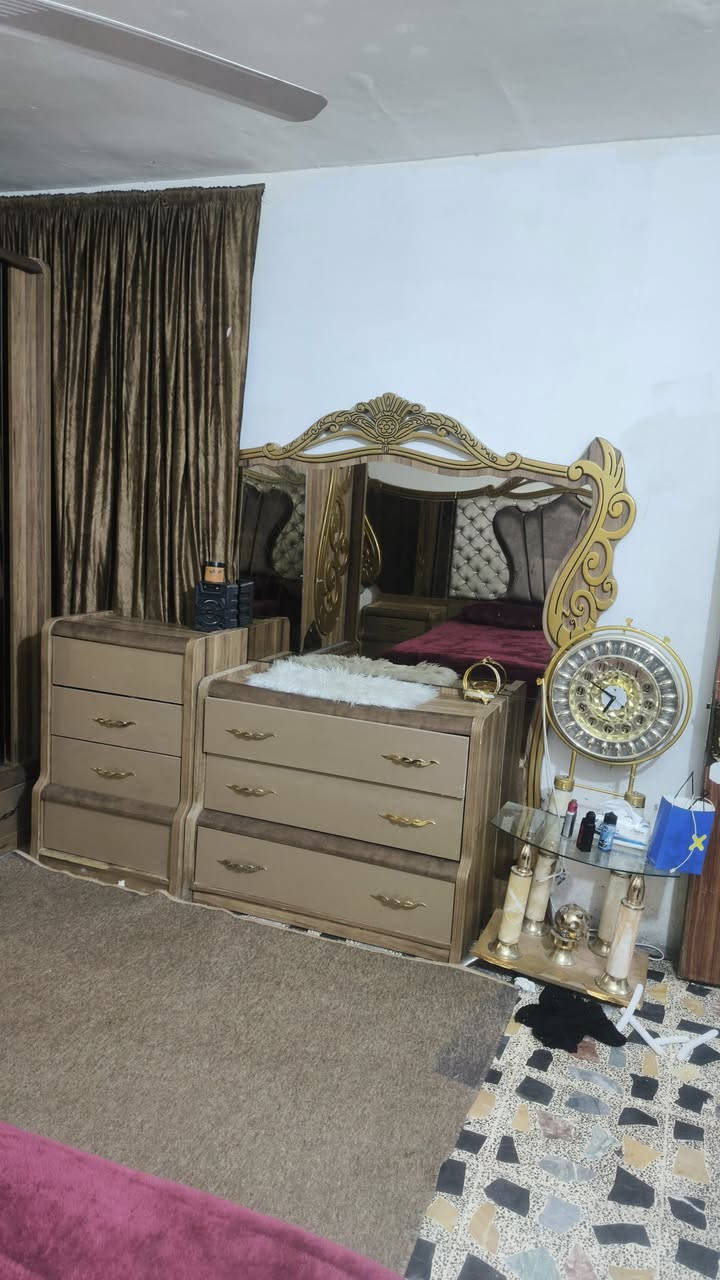 غرفه تركيا ٩ قطع بدن ضرر السعر 450    العنوان البلديات الصحفيين ***********
