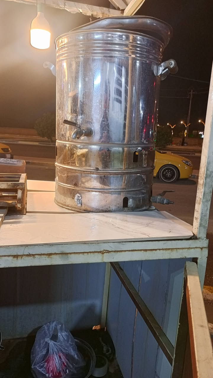 سلام عليكم
للبيع جمبر جاي كامل هوه وغراضه 

لقياس الواجه مترين ولارتفاع متر من غير القمريه 

وياه سماو ستيل اصلي ومنه بي طباخه 

ويا قواري ودله وباقي لنواعم 

السعر /350 قفل الله شاهد صاير 600 وكسور 

لعنوان كربلاء المعملجي 

لاستفسار اتصال عل الرقم /***********
