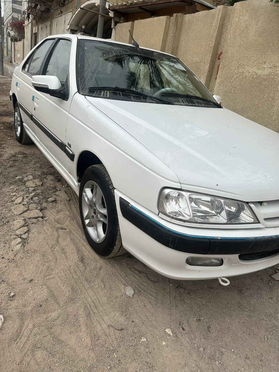 السلام عليكم بيجو بارص مديل 23 اقصاد بعد سنتين وتصير حره رقمه بصره وراعيهه يسوي وكاله والسياره بلبصره بحي الخليج السياره بيه جمالغات امامي وبنيد مبدلات
 ***********
