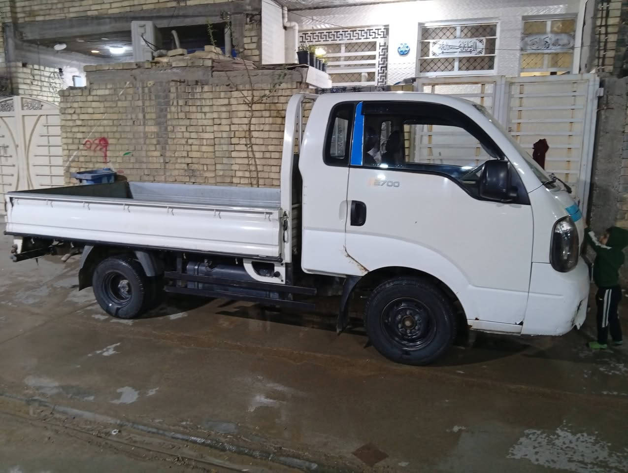 بسبب الوعود الكاذبة
كيا بنكو موديل2015 بدون محجر  محرك 2700 بلادي
محرك كير اكسن مكفول 
مكفولة من تبديل وضربة  وصبغ 
تخم تاير امامي خلفي جدد 
هزة جديدة شادلها شاشة 
رقم واسط مشروع وطني سنوية لغاية 28
سنتر لوك  
رقم مميز
سعر 106$ وبي مجال 
مكاني بغداد الامين الثانية 
رقم الهاتف ***********
