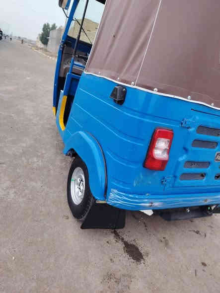 تكتك لبيع موديل 20 شهر 11 كفاله عامه  بس دوس معمره مكينه لاتبخير ولا تنقيس ناعمه  وراق وراق وكيله شاكر  وتكتك جاهزء كبل الشارع  ناشفه علا اخر حبايه فول  مكان ميسان قضاء المجر الستفسار تصل علا رقم 📱 ***********. ***********
