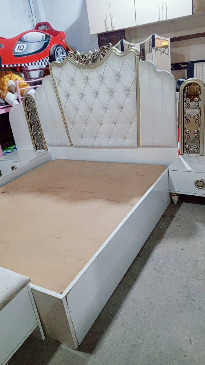 طخم تركي 8قطع سعر 500$ الف عنوان سيميل مسيريك قرب صيدليه بيلا ب فرع ***********وتساب
