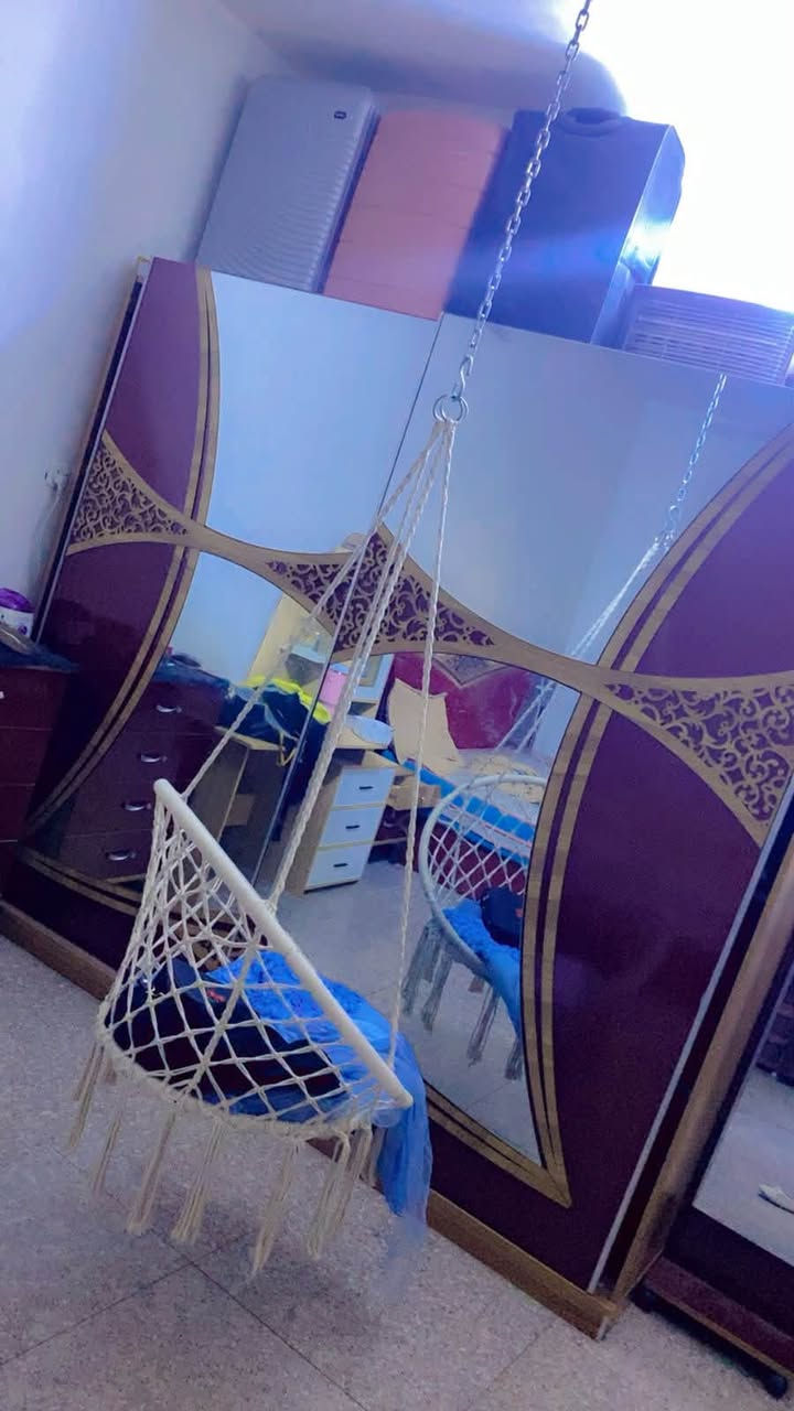 السلام عليكم غرفه درجه اولى استخدام نظيف انارات بالعرش جربايه تسكام صومايات خشب صاج 12 رجل كنتور كبير غرفه نظيفه صايره عليه بمليون سعرها ب٤٠٠ وبيها مجال بدون دوشك مكاني كربلاء حي الاطباء ***********
