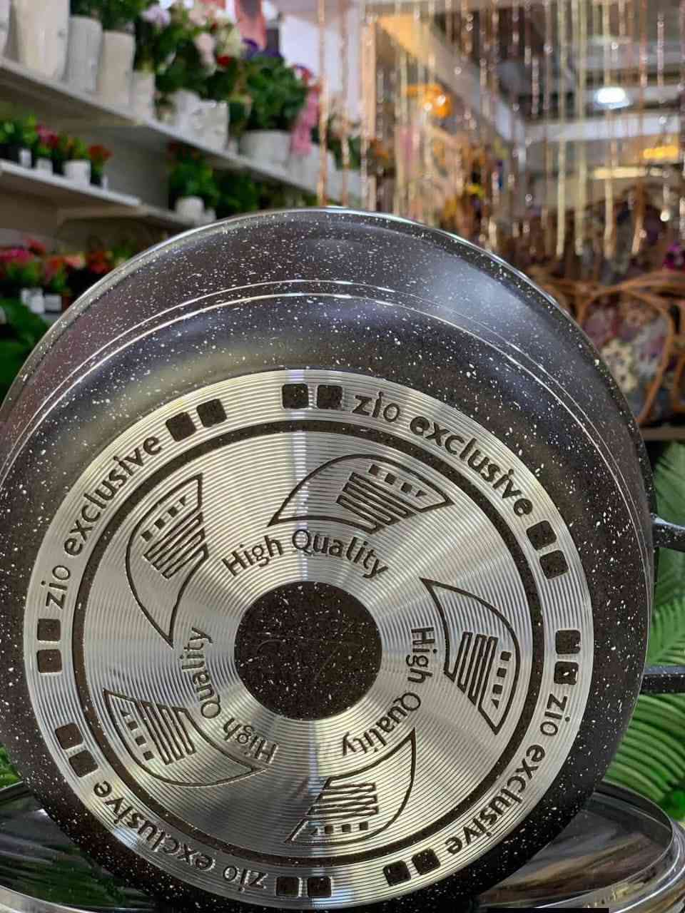 🔻خمس قطع من شركة زيو بسعر 50 ألف🔻  
الاحجام من 20 الى32 سم  قدور كرانيت اصلي زيتي يدة خشب صاج درجة أولى كوالتي عالي خدمة التوصيل على الرقم *********** عنواننا قرب سدة الكوت مقابل مول سير وليم مرحبا بالعوائل الكرام
