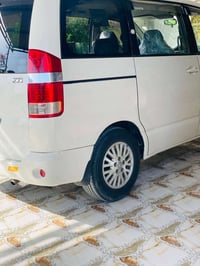 سيارة النها  مديل ٢٠٠٩ السيارة نضيفة كلش ومامتعوبة السيارة كلشي يشتغل ...