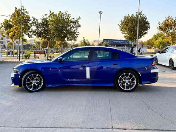 سلام عليكم 
دوج جارجر 2022 gtكلين تايتل مكينة 3600 مواصفات 

شاشه كبيره 
شفتات ستيرن 
تشغيل عن بعد 
كشن كهربائي وحضن 
حساسات خلفية
دكمة سبورت 
باقي مواصفات gt المعروفة 
صدر كلة ع وضع الشركة كير مكينة جديد ماشية 65 مايل بدون صبغ وبدون تعديل طخم تواير قبل اسبوع شادلها سنوية جديدة باسمي شرط تحويل السيارة كلها على وضع الشركة 
سعر 280 
مكان زاخو رقم 
*********** Singapore
