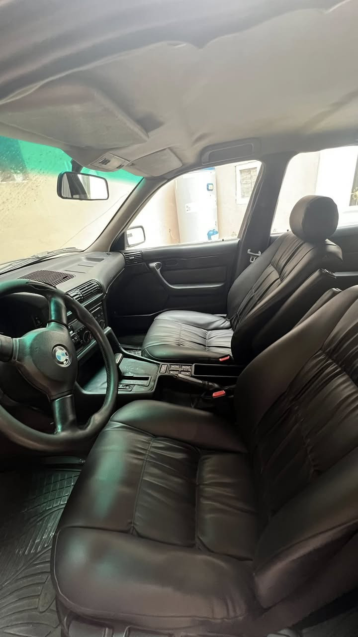 السلام عليكم عندي سياره للبيع بي ام 525 موديل 92صبغ جديد كشنات جلد جديد محرك كبس كير اوتو سياره اربع جامات كهربائي شرط رقم نينوى شرط تحويل وكاله سياره مقفوله من كل شيء سياره فول بس مو سلايد وارد ياباني سعر 64 عنوان موصل رشيدية ***********
