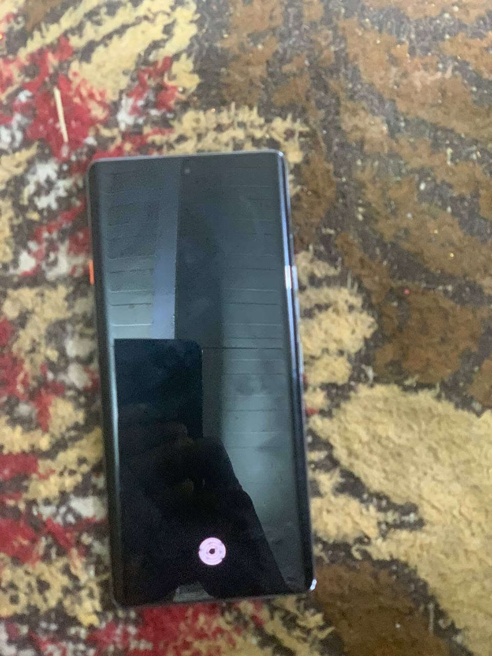 سلام عليكم عندي هاذه المبايل البيع سعره 325 مراوس راوس بايفون من 12الحد 15العنده يراسني خاص ***********
