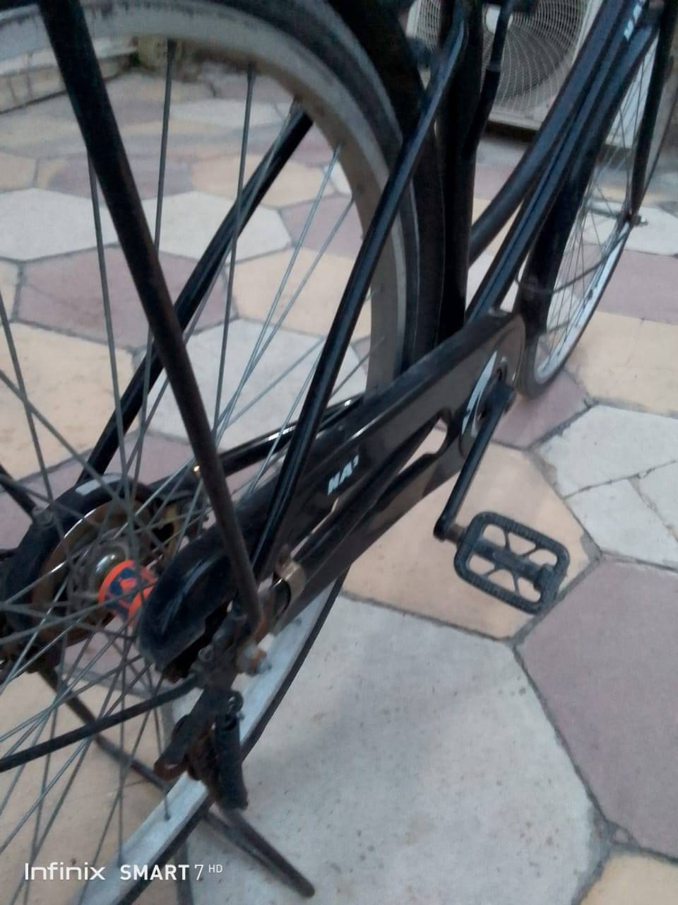 السلام عليكم بايسكل من شركه NA² نضافه 100/100 مصارله هواي من يمي تجي وياه سله وطياريه مكاني حي الجهاد الرفاق سعر 90 بي مجال تواصل خاص او واتساب ***********
