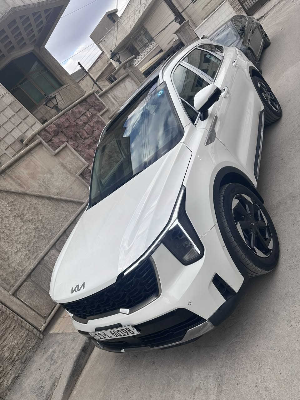 السلام عليكم سورنتو موديل 2024 خليجي
ضمان شركة الدولية وضمان 5 سنوات / محرك 6 سلندر فئة السيارة 4x / فول واحد على واحد vip 
فور ويل / وسيارة مكفولة كفالة عامة من عده رصعه بسيطة بالباب فقط ولباقي كفالة عامة وسيارة ماشية 60 استخدام نظيف جداً ورقم بغداد وبأسمي 

المكان / حي العامل 
السعر / 327$
وهذا رقمي ***********
