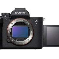 Sony a7iv. بعدها بالكارتون استخدام قليل جدا ما صار شهرين من اخذتها ، ل...