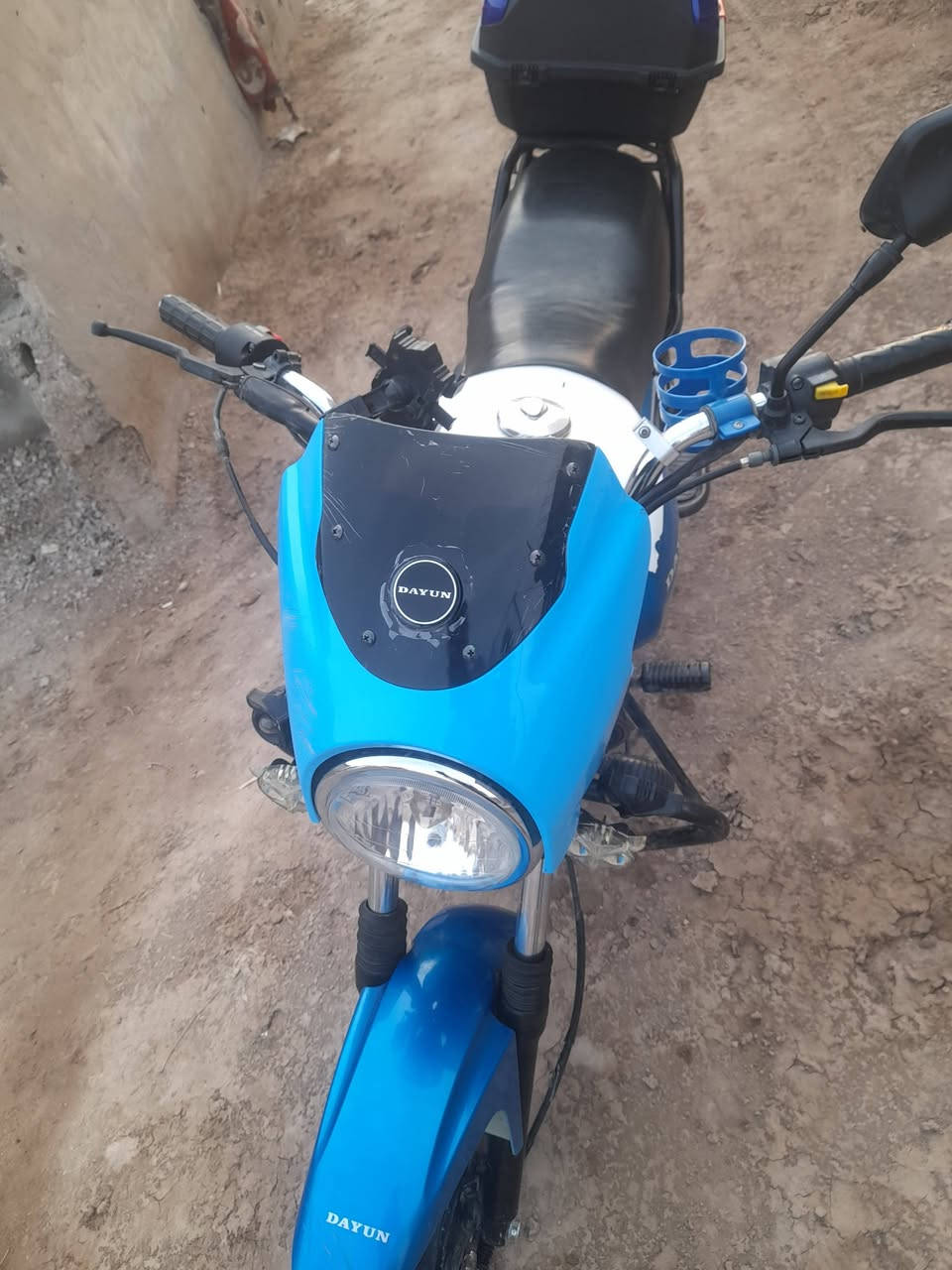 السلام عليكم دراجه دايوان للبيع اوراق اصلي موديل 2019 دراجه مكفول خير من الله مابيه اي نقص حجم محرك 150 السعر 950 وبيها مجال حق الجيه // هاتف ***********
