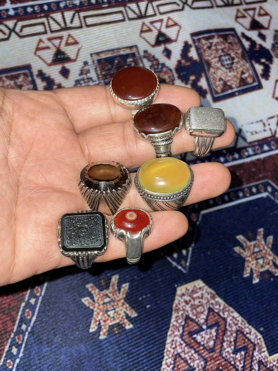 كل محبس وسعره صياغات يدوية واحجار اصلية


**إذا كنت صاحب هذا الإعلان وتريد حذفه لأي سبب، رجاءا أرسل رسالة إلى الدعم الفني**