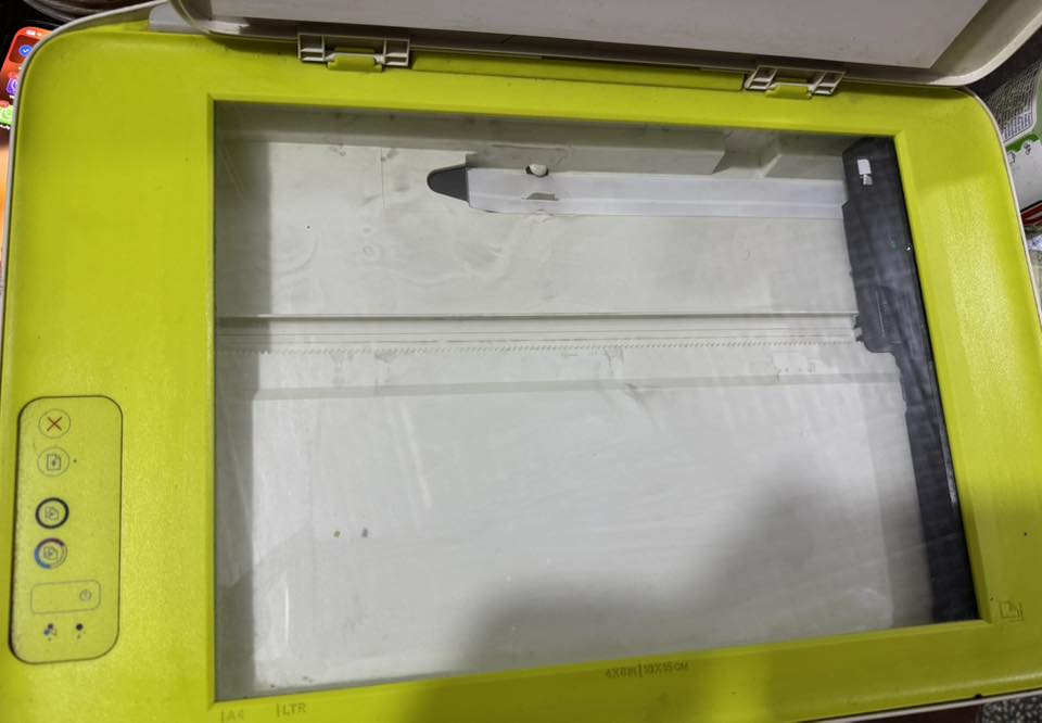 طابعة الوان HP DeskJet Ink Advantage 2135 Printer/Scanner
مستعمله عايزها فقط تنملي حبر 

هذه طابعة HP DeskJet Ink Advantage 2135، وهي جهاز متعدد الوظائف. 
الوظائف: طباعة، مسح ضوئي (Scanner)، ونسخ. 
التقنية: طابعة بنفث الحبر (Inkjet) مصممة للاستخدام المكتبي أو المنزلي. 
المميزات: تدعم وضع علبة واحدة للطباعة، وتستخدم علب الحبر HP منخفضة التكلفة. 
السرعة: تصل سرعة الطباعة باللون الأسود إلى 7.5 صفحة في الدقيقة، وبالألوان إلى 5.5 صفحة في الدقيقة.
م


**إذا كنت صاحب هذا الإعلان وتريد حذفه لأي سبب، رجاءا أرسل رسالة إلى الدعم الفني**