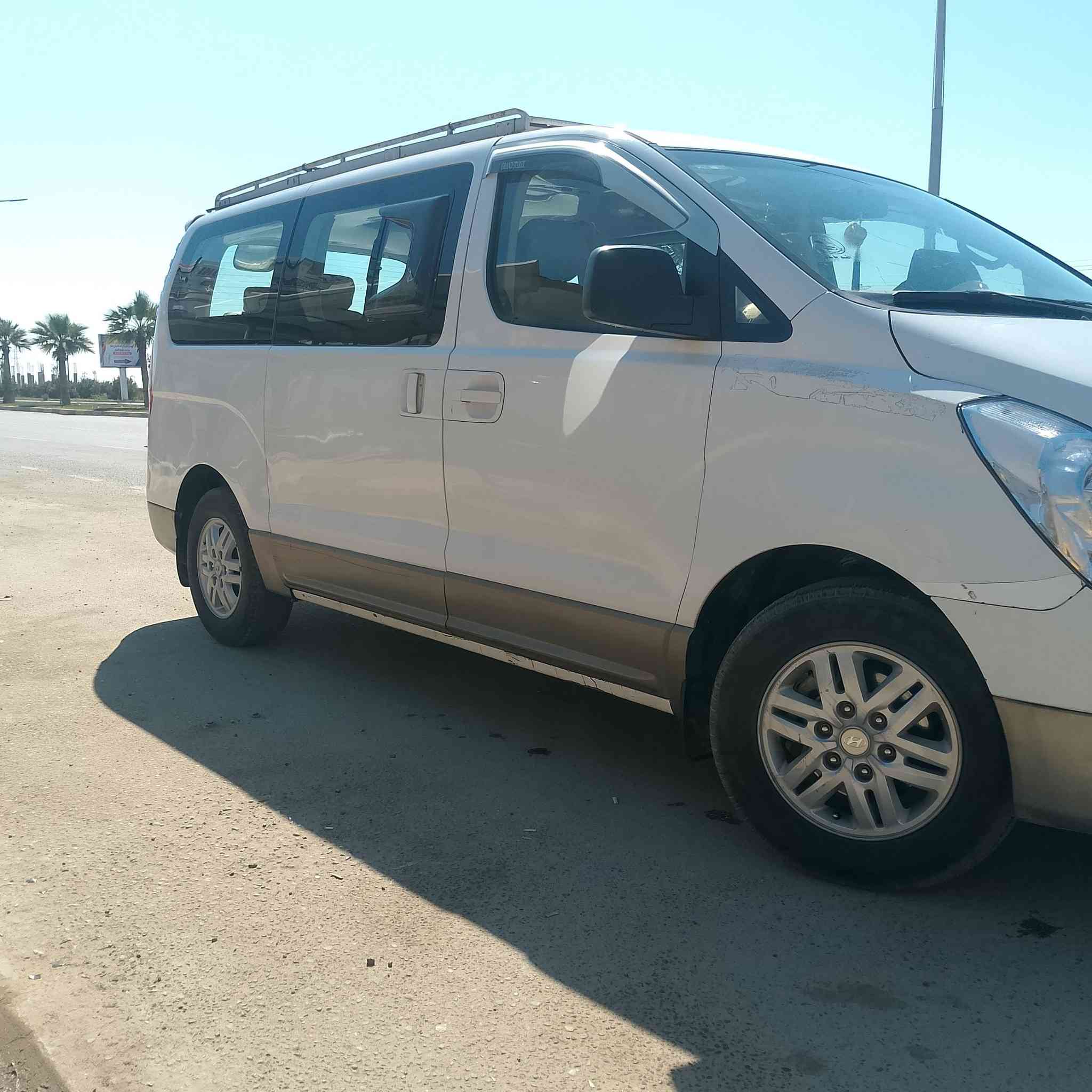 السلام عليكم ستاركس 18 رقم بغداد تحويل مباشر بيها صبق جاملق خلفي وباب سلايت بدون دواخل مكان السيارة صلاح الدين  مال جناي السعر 205 رجأن الموشراي ليخابر ***********
