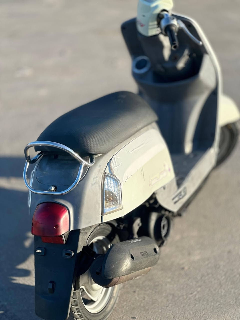 ماكس بوليسي للبيع بشهر 8 طالعه من زيتون ختم واحد وصلها موجود حليبي وداخل رصاصي مميز تواصل *********** واتس وااذا مراوس بدراجه حاويه ونضيفه حسب الرغبه
