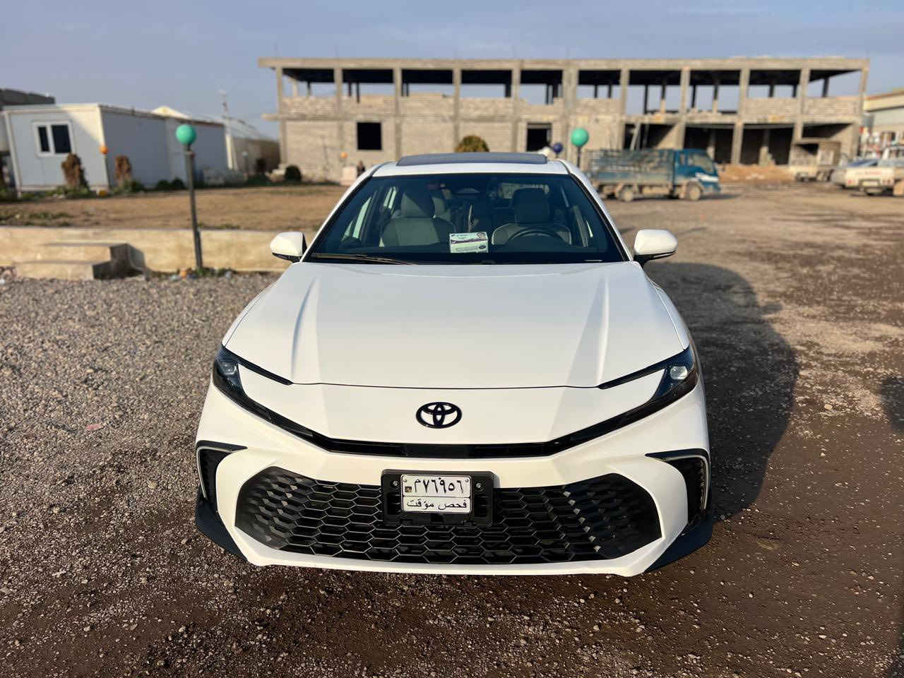 كامري 2025 SE Plus اعلى فئه بل se
لون ابيض  وضررها جداً بسيط بدون ايرباكات بدون دواخل

 ضررها نازل بالصور 👇 وماشيه 13000ميل  السياره رقم منفيست بأسمي داخله 

ورقمها يكلف 275 الف لأن هايبرد 

مواصفات السياره 

فتحه سقف سلايد 

 

- *المحرك:* 2.5 لتر هايبرد

- *التصميم الداخلي:*

- مقاعد من الجلد.

- مقعد السائق كهربائي.

- عجلة قيادة مغلفة بالجلد مع مجاديف تغيير السرعة.

- دواسات رياضية من الألومنيوم.

- *.

- نظام تحكم مناخي ثنائي المنطقة.

- شاحن لاسلكي للهاتف.

- نظام Apple CarPlay و Android Auto.

- *الأمان:*

- نظام تويوتا Safety Sense 3.0.

- نظام منع التصادم.

- مثبت السرعة التكيفي.

- تنبيه عند مغادرة المسار.

  وكثير بيها مواصفات ايضاً
 

رقم صاحب سيارة ‭0773 695 4295‬
