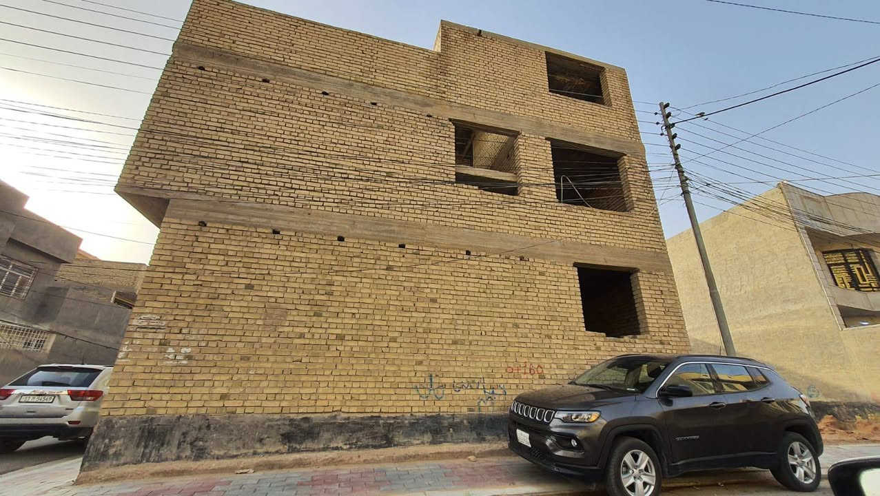 هيكل مربع ركن 50 م في حي الصمود يبعد عن الشارع العام تقريبا 100م
قرب مدرسة الميار وتانكي التحدي والبناية الجديدة لمدرسة النسور
يحتوي على تأسيس ماء ومجاري
السعر 135


**إذا كنت صاحب هذا الإعلان وتريد حذفه لأي سبب، رجاءا أرسل رسالة إلى الدعم الفني**