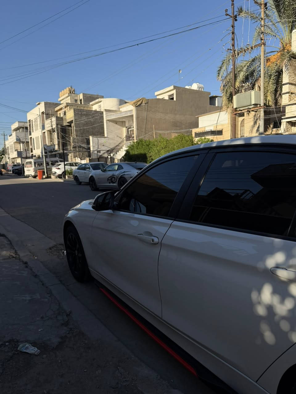 🚗 BMW 320i موديل 2017 للبيع – فرصة ما تتعوّض

السيارة نظيفة ومضمونة وتشتغل بدون أي ملاحظات.
 • الحوادث:
• أمريكا: قبق جنطة + كلير + چاملغ خلف السايق
• العراق: فقط باب خلف السايق وراجع
 • المحرك: 4 سلندر تيربو – اقتصادي وقوي
 • اللون: أبيض صدفي لامع
 • النظافة: 85%

🔧 ضمان كامل:
محرك ✔️ قير ✔️ مكينة ✔️ شاصي ✔️
الكهربائيات أصلية 100% وما ملعوب بيها
الإيرباك والكولة سليمات
البچم كبس

✨ إضافات جاهزة:
ستيرن M3 رياضي
لحيات أمامية + جانبية
دواسات + سبايدر
كتاب تضليل لكل السيارة

📌 السيارة كاملة من كل النواحي – تركب وتمشي فورًا
ما تحتاج فلس واح
***********
