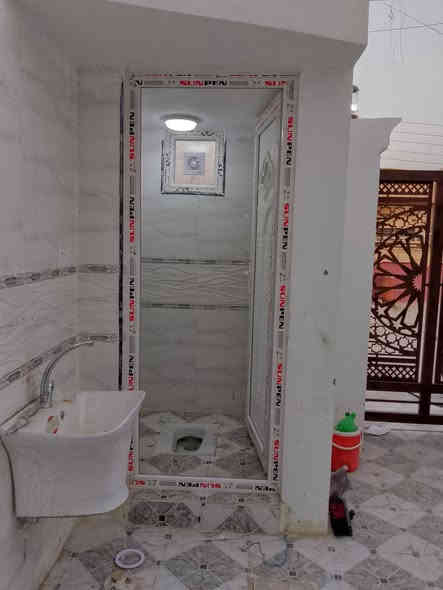 دار للبيع مساحه 150 الواجهيه 5والنزال 30 طابقين ثلاث غرف نوم شارع 20 القادسيه قطعه 500 السعر 115
***********
***********
