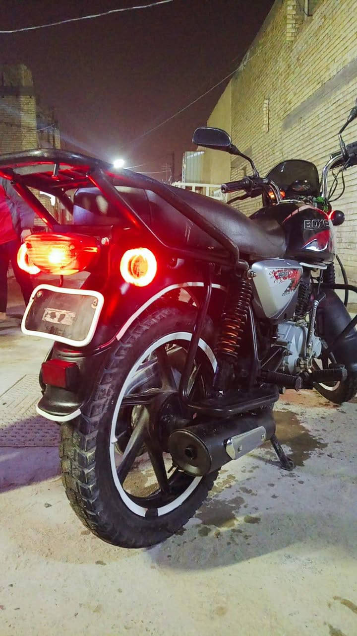 السلام عليكم دراجة بوكسر موديل 2023شهر التاسع محسوبةعلى 2024 أوراق اصولية الدراجة خير من الله مامفتوحة قبل شهر اخذته  السعر مليون ونص 
مكاني بغداد التاجي يم جسر الدوار 
رقمي :***********
