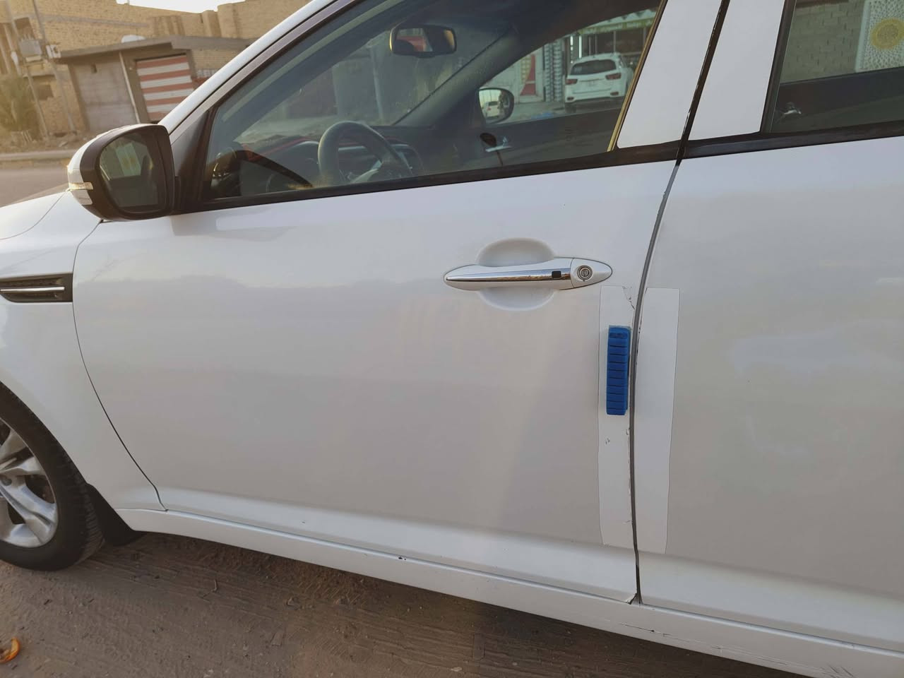 السلام عليكم كيا اوبتيما 2011خليجي مكينه 2000 رقم اربيل سنويه ساقطه وكاله وتحويل موجود مواصفات شاشه وكامره بصمه ابواب وتشغيل حساسات خلفيه السياره بيه باب خلف السائق صبغ فقط سونار موجود السياره جاهزه للاخير حداديه امامي خلفي وتخم تأير وباتري كله جديد ومشط ستيرن جديد تفاصيل اتصال***********
