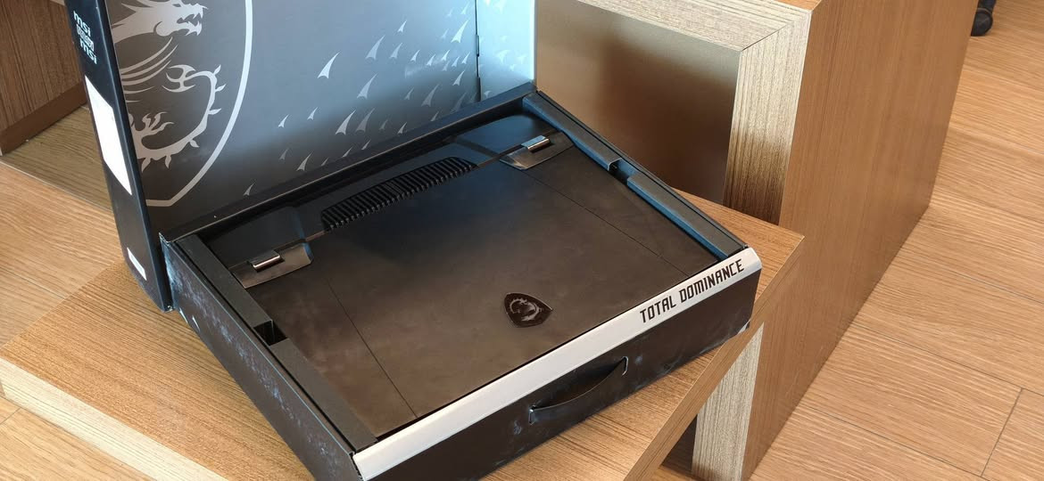 MSI Titan GT77 
🔥 MSI Titan GT77   أداء احترافي للألعاب، التصميم، والمونتاج 🔥

السعر مليونين و500 الف دينار 🔥💯(2,500,000) دينار

💻 الموديل: MSI Titan GT77 12UHS

✅ المعالج | Processor
• Intel Core i9 الجيل 12 (12th Gen) (12900HX)

✅ الذاكرة | RAM
• 64GB DDR4 (قابلة للتطوير)

✅ التخزين | Storage
• 1Tr + 256GB GB NVMe SSD (قابل للتطوير) ( 4 SSD Slot)

✅ كارت الشاشة | Graphics
• NVIDIA GeForce RTX 3080Ti 16GB GDDR6

✅ الشاشة | Display
• 17.3 انج Full UHD Anti-Glare – IPS level 120hz

✅ المميزات
. AI Camera
Finger print (بصمة)
• كيبورد RGB من SteelSeries
• Wi-Fi 6E + Bluetooth (combo module)
• منافذ Thunderbolt 4 و HDMI و USB 3.2
• تصميم قوي وفخم مناسب للألعاب والعمل الاحترافي
الملاحظات:
1. رقم 1 من كيبورد الحاسبة الأيمن لا يعمل بشكل منتظم
2. تضرر الغلاف الخارجي للكيبل للشاحنة كما موضح بالصورة
3. الشباك الايمين والايسر فيه كسر بسيط كما موضح بالصورة.
📩 للتواصل واتساب:
***********
موقع اللابتوب – الموصل والتسليم داخل الموصل
لا يوجد توصيل
