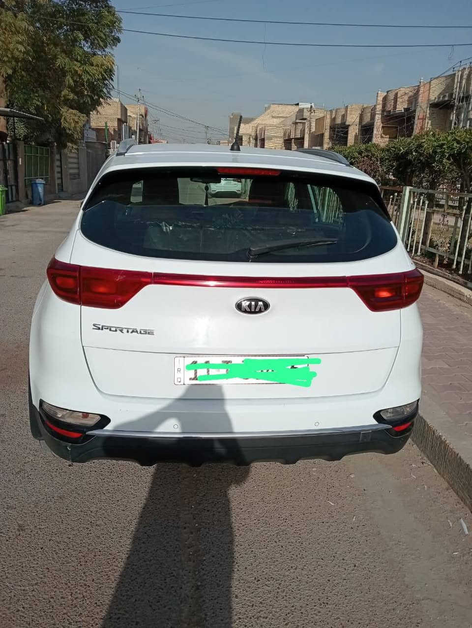 كيا سبورتج خليجي موديل 20 رقم بغداد الدولي باسمي مكفولة من الصبغ بيها مكانين بارد  ماشية54الف مكانها بغداد حي أور سعرها 195موبايل***********
