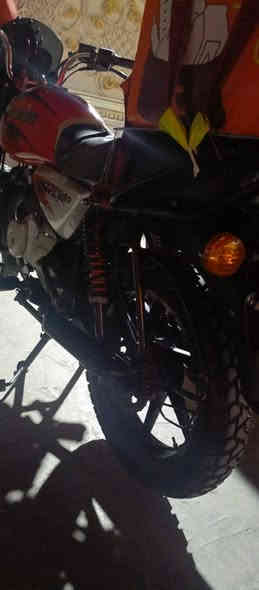 بوكسر للبيع موديل 21نازله ب22 لا مجفت ولا كايمة الله شاهد دراجة معتني بيه رايده 1.800وبيه مجال مرقم حله وصاحبه موجود انطيك رقمة وتتواصل ويا ويحولك باسمك المكان بغداد المشتل رقمي ***********
سعر 1.800وبيه مجال بغداد
