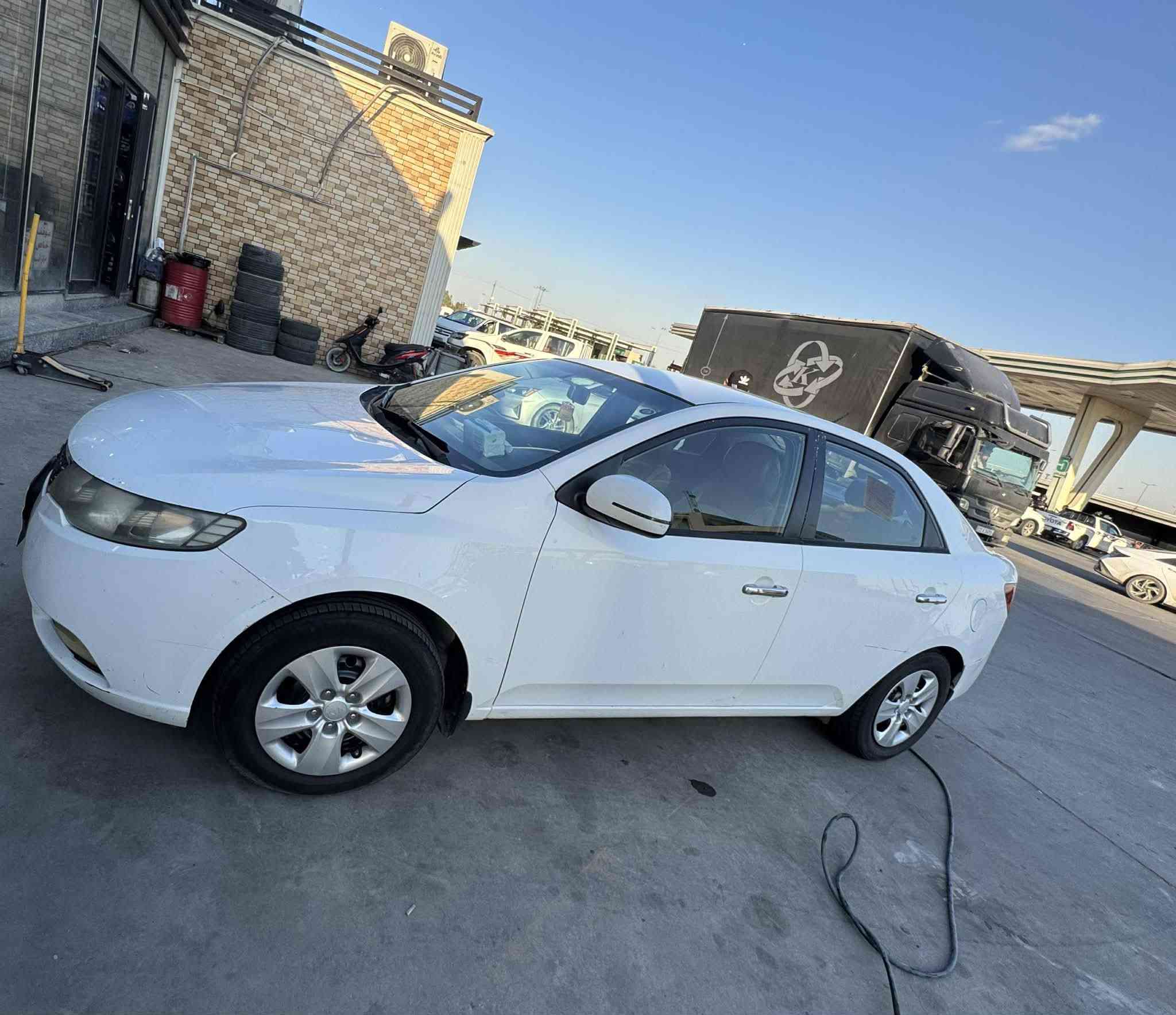 للبيع كيا سيراتو 2011 خليجي نص فول
موديل: 2011 -خليجي السنوية انتهت بداية 2026 المحرك والكير جيد ، 
لا تنقيص ولا تبخير
تبريد مضمون 
بيها فقط جاملغ تبديل، بدون أي  دواخل
مواصفاتها  
تحكم ستيرن
إشارات بالمرايا
مرايا شفط
حساس خلفي
كيج حماوة
الداخل لونين
السعر 98
للتواصل الاتصال على الرقم 
‭0776 317 9153‬
