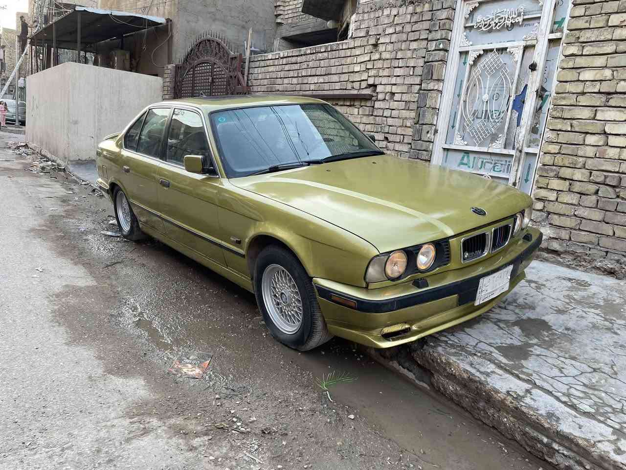 السلام عليكم 
520 موديل1990كير عادي محرك 25 مسكر فانوص تبريد شغال كهربائيات صدر امامي جديد المكان بغداد السياره بأسمي السعر 48   للاستفسار ***********
