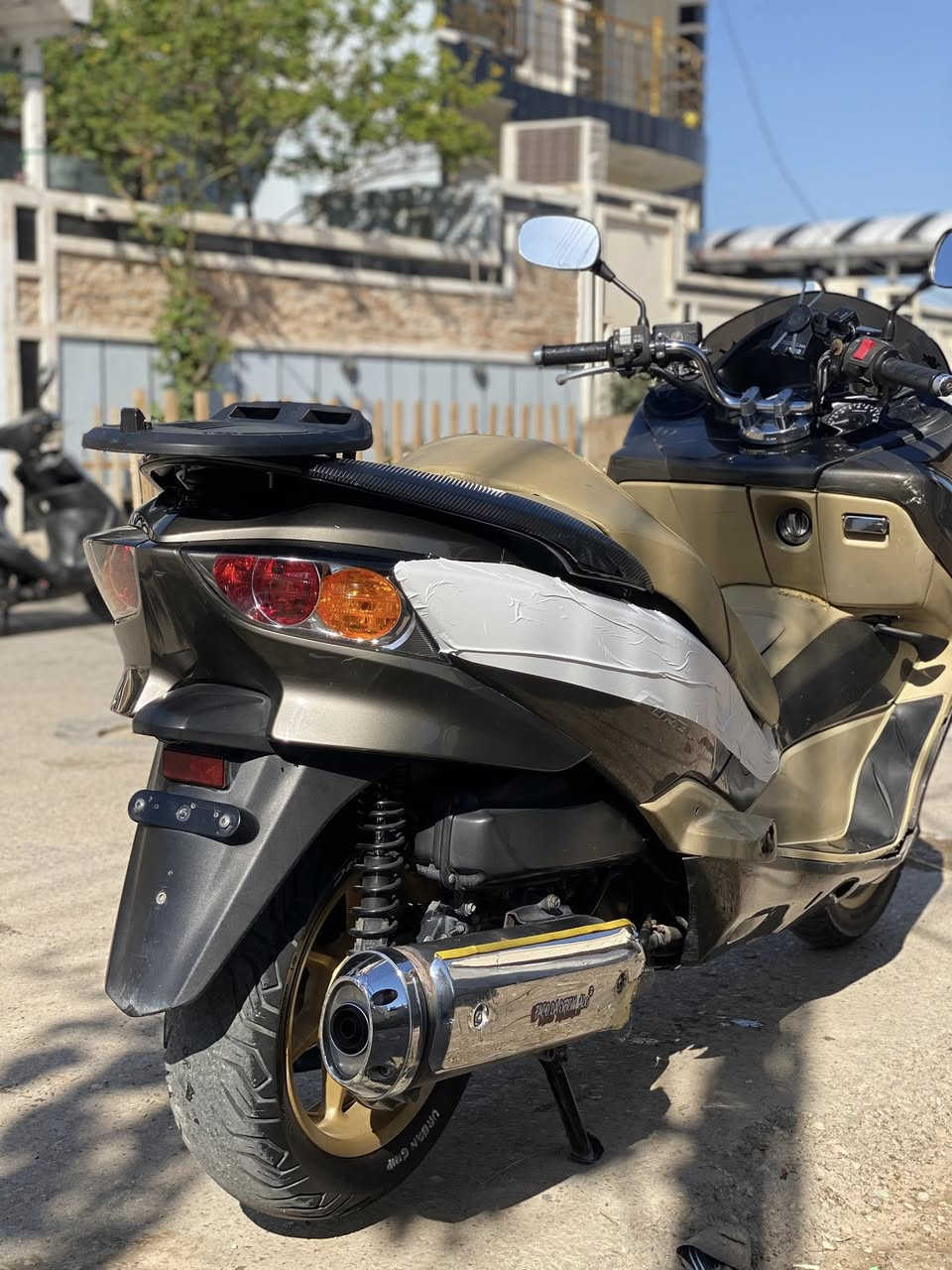 فورزا صفر ١٠ سرائيلي
مواصفات_ABS_تدفئه يدات_مسجل 

مكينه خير من الله لا تنقيص للتبخير ولا مفتوحه 

السعر ١٦٠٠ وبيها مجال بسيط 

العنوان ديالى بعقوبه 

***********
