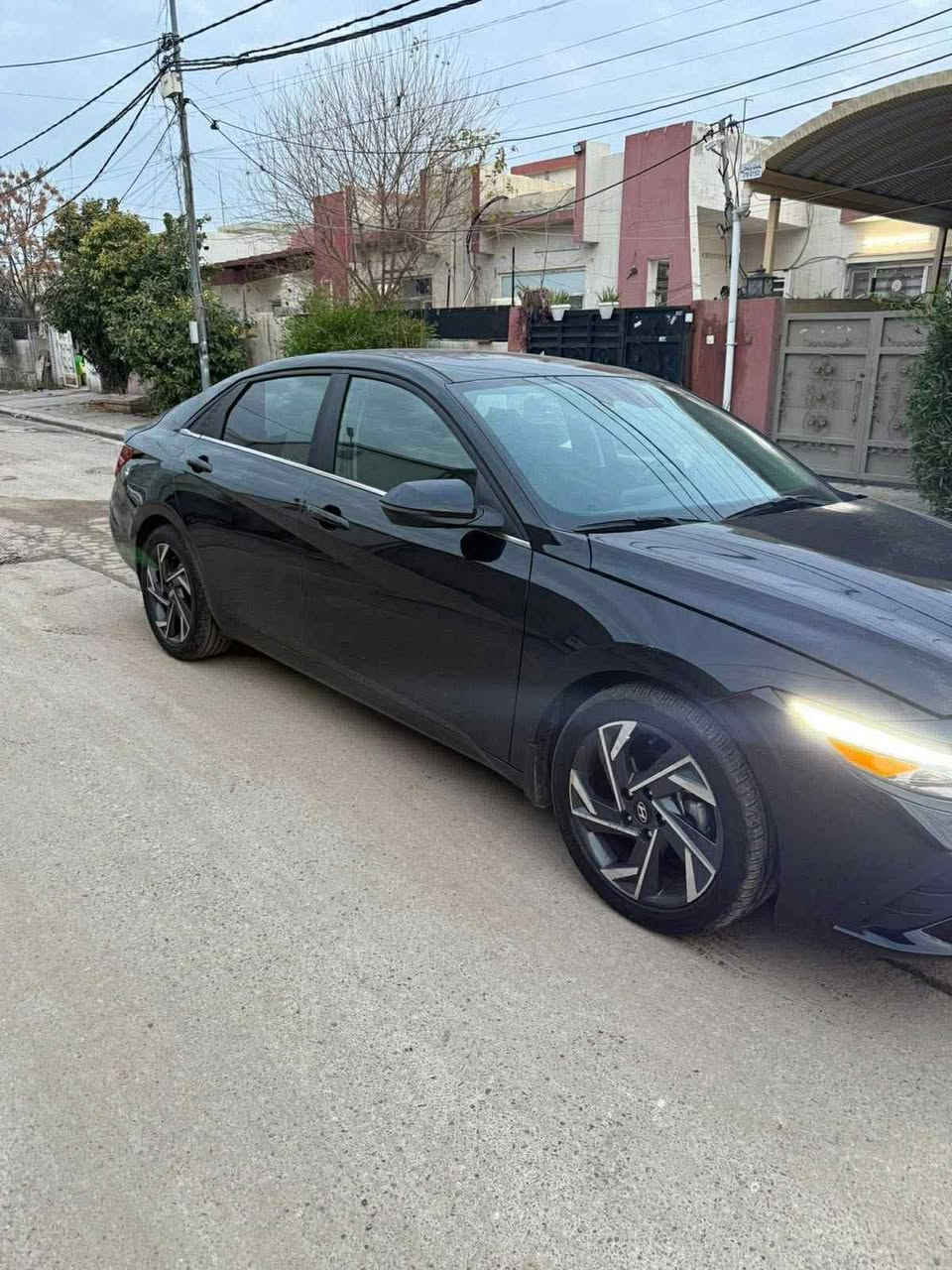 السلام عليكم
 

الانترا موديل 2024
لون اسود🏴🏴🏴🏴

فول مواصفات 

رقم أربيل جديد 

معروفه مواصفات لمتد معروفه
فتحه سقف 
كشنات جلد تدفئه 
كهرباء 
سايد بريك كهرباء 
رادارات اماميه جانبيه خلفيه 
شاحن وايرلس 
قياده ذاتيه 
اناره داخليه
تحذير الخروج عن المسار 
مانع تصادم 
شاشه دجتل 
تبريد بيانو 
اضائه خلفيه لد 
لد نهاري 
كامره خلفيه
محرك 2000 دوش 
تشغيل عن بعد 
باقي المواصفات معروفه ما يحتاج اذكرهن 

حادث شبر بل بنيد صبغ فقط 
مكان السياره بغداد زيونه
مكلف بالنشر فقط 
السعر 169$$$
للتواصل ***********
