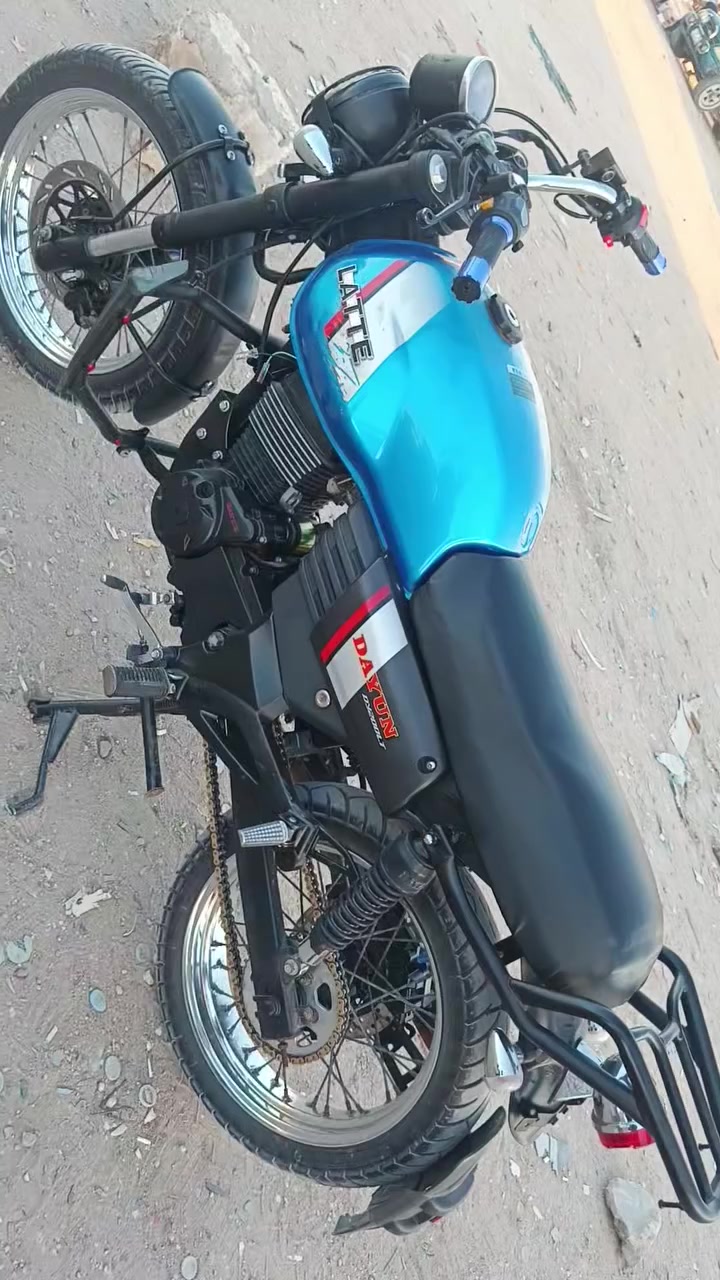 السلام عليكم لايتي موديل 20 لسعر مليون و200 
***********
