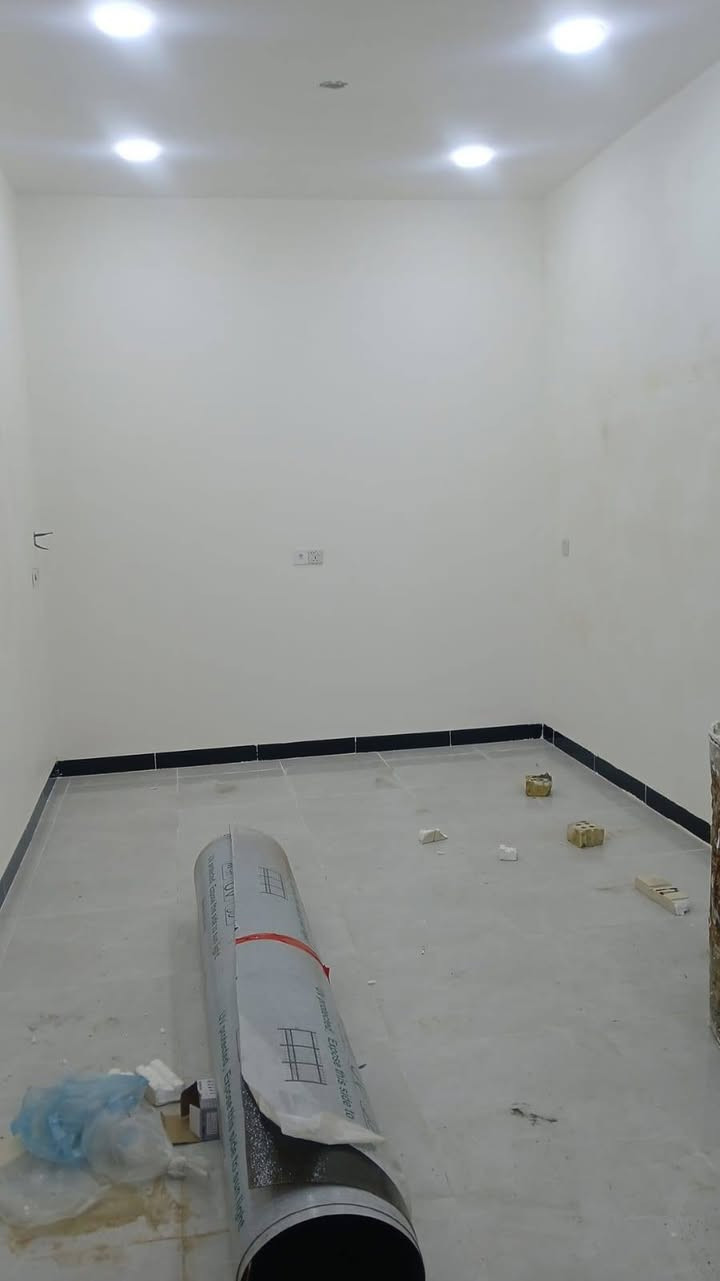 دارللبيع  بناء حديث  طابقين  مساحه ٥٠متر ركن في حي الصديق بدايه المنطقه( رقم العقار ٩٨٦ )
واجهه ٦،٧٥م نزال ٧،٥م شارع ١٠م يحتوي على ٢ نوم مع استقبال مع مطبخ مع خدمات كامل وجاهز للسكن مباشر بعد الشراء ..
مكتب الشاكرين للعقار.
***********📲
***********📞📞
ابي غريب-حي الصديق-الشارع الرئيسي.
