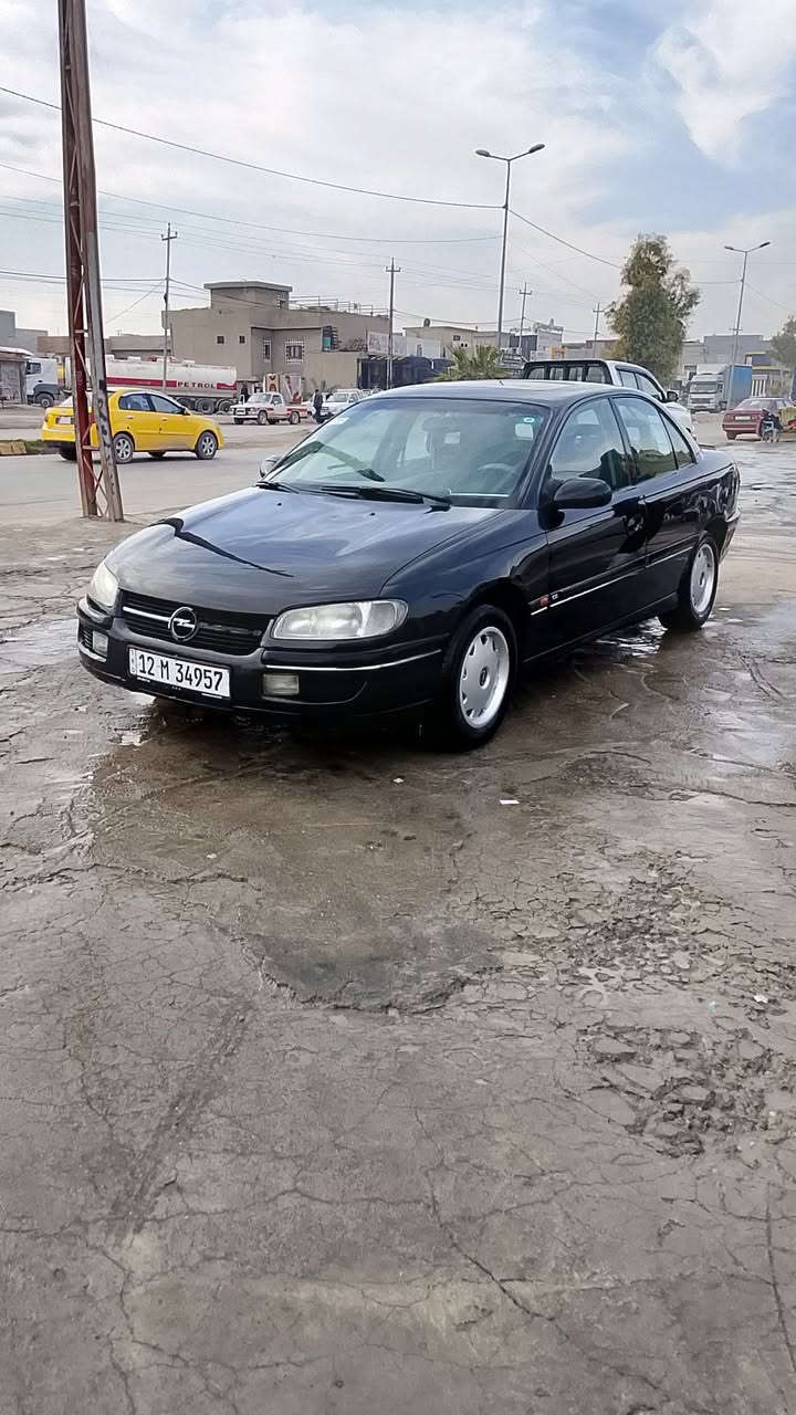 أوميكا بزون موديل 95 حجم 20 محرك كبس كير عادي رقم انكليزي نينوى بسمي سيارة وضع شركه طخم امامي وخلفي جديد داخل غرفه جديده كابون ورقي بيها قفل مركزي بردة خلفيه كهرب بطاريه جديده اطارات جدد بدون تبريد  بيها صبغ بوند وصندوق تقحيل بدون أي ضرر  مكانها الجانب الأيمن.. سعرها 48 وبيها مجال استفسار ***********
***********
