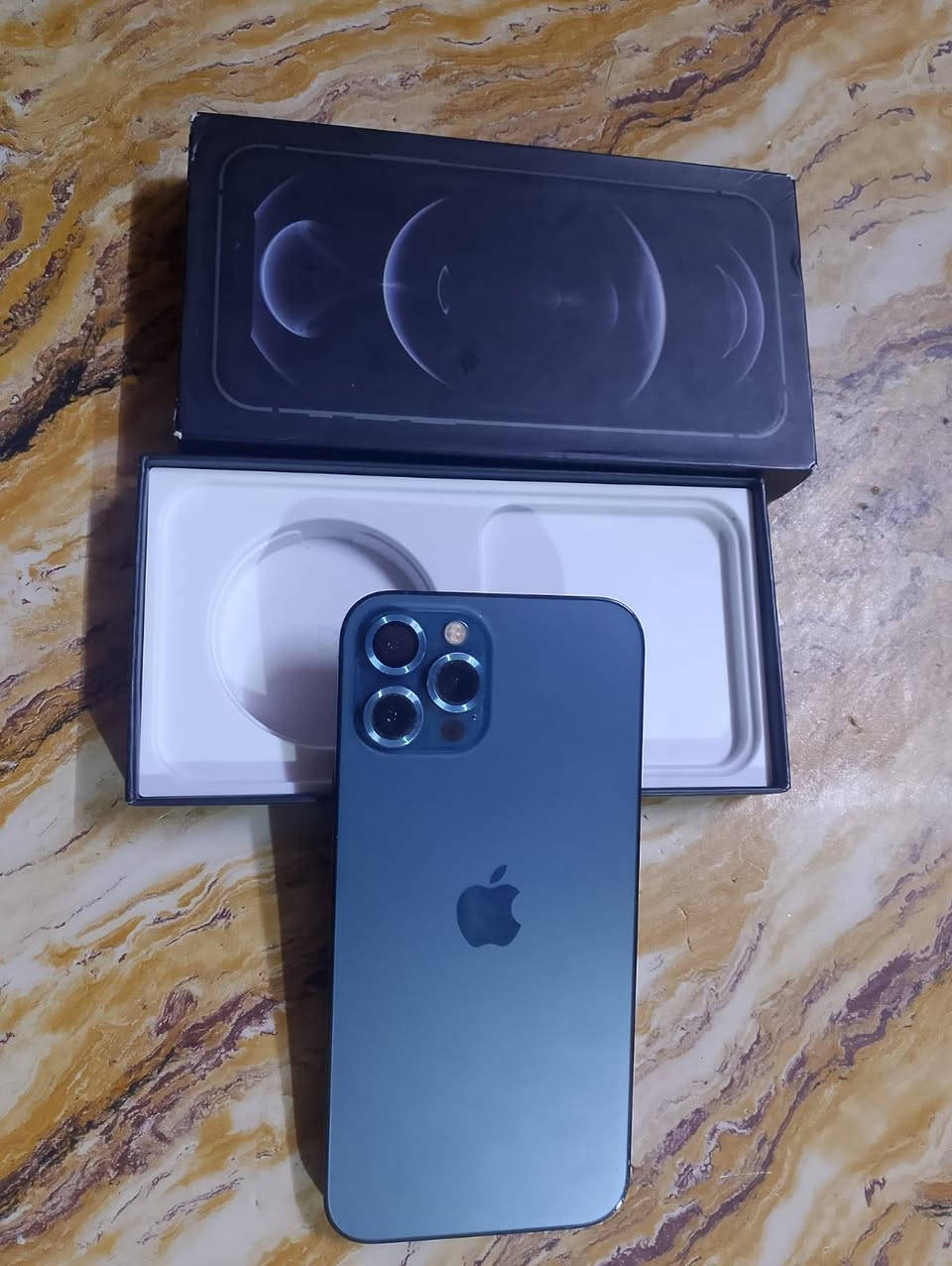 ايفون 12 برو ماكس نضيف ماداخل تصليح بطاريه 85 مراوس ب ايبادm4 أو m5 ونطي فرق..رقمي ***********
