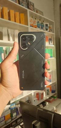 للبيع  Tecno pova 7 5g ذاكرة 256 عشوائية8 كاميرة امامية 13M خلفية 50M ...