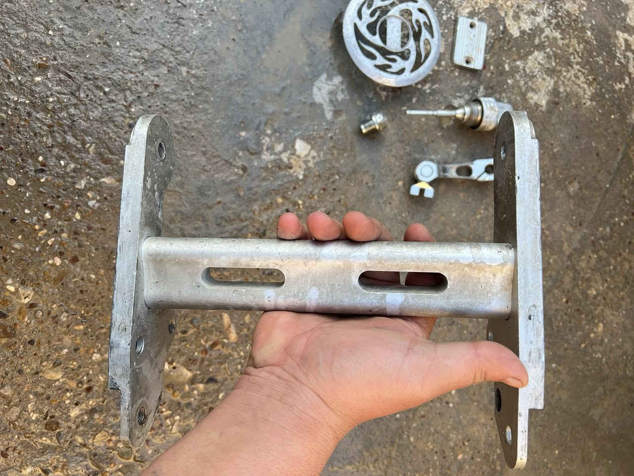 السلام عليكم عندي سيت نيكل لبيع كامل اوقطع كلشي وسعره ويدات مال شمعه كوسو وجوين جيسو وقبق بانزين رياضي دي كي ار ما ارد على التعليقات اتصال ***********  مكاني جسر ديالى الجديد توصيل كل العراق موجود
