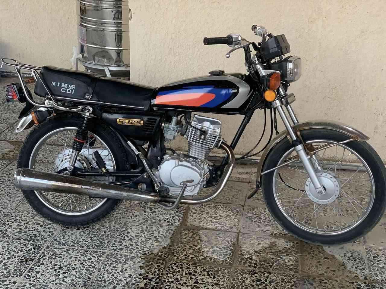 السلام عليكم دراجه نامه للبيع مديل ٢٥ مشكلتها  بس صوت بالمكينه ودراجه شغاله مابيها ي نقص   السعر 550وبي مجال مكاني ديالى كنعان الاتصال ***********
