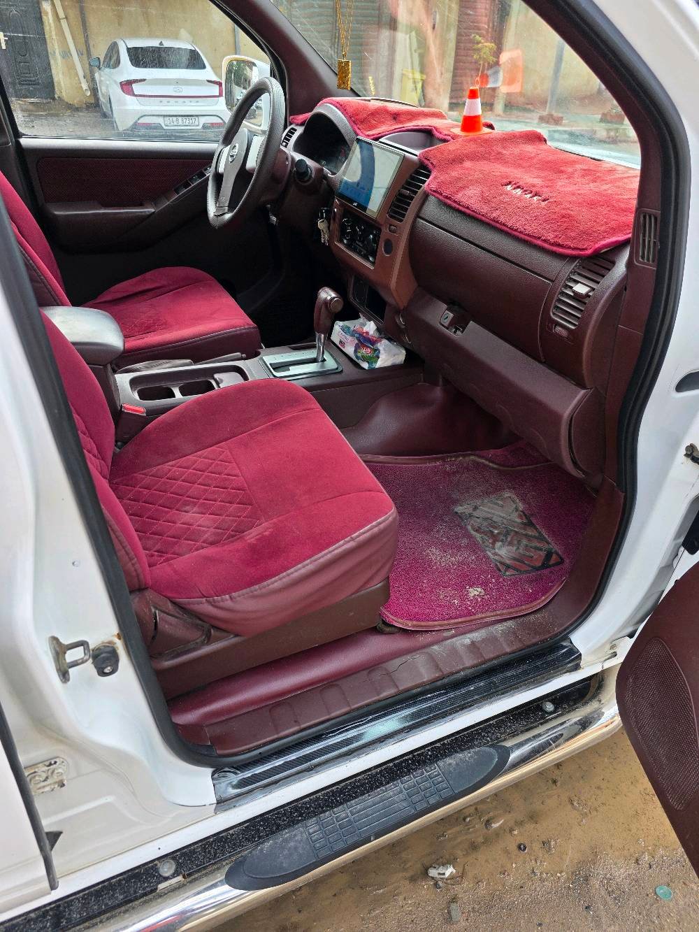 السلام عليكم نيسان نافارا للبيع مديل 2012 كير اوتـوماتيـك ، مكينة نظيفة  رقم السيارة بصرة شرط التحـويل سـنوية لحد 2029 ،هزه سنه 2026 تبريد شغال ،  فقط بيع ، سعر 100 وبيها مجال قليل حــگ الجــيـة ، للاستفسار اكثر عن التفاصيل والشراي يتصل علة هذة الرقم *********** ، السيارة بدي نظيف فقط ملاحظات قليلة ، مكاني البصرة تنومه شط العرب