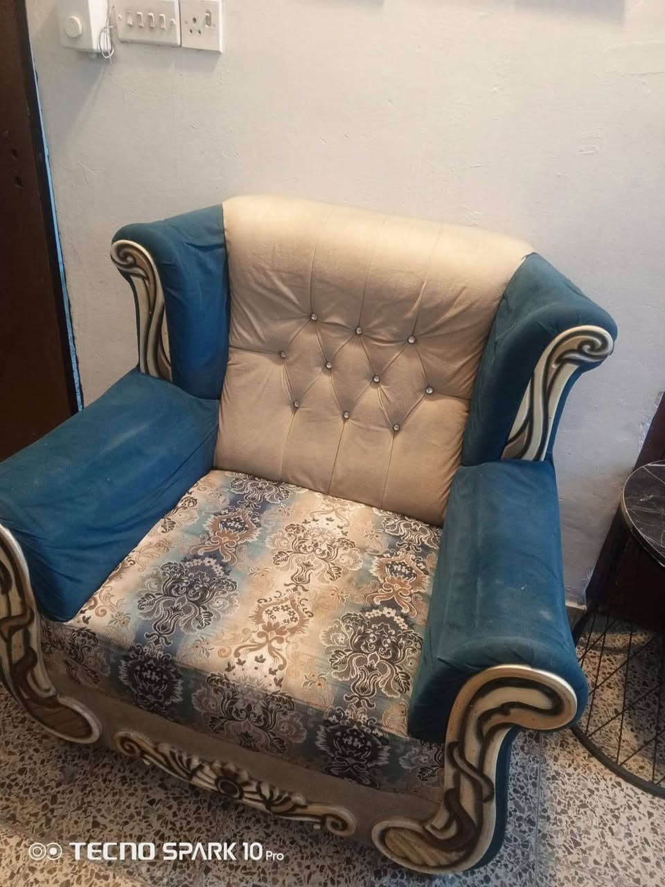 تخم مستعمل لبيع سعر 350 وبي مجال الاتصال على رقم ***********
