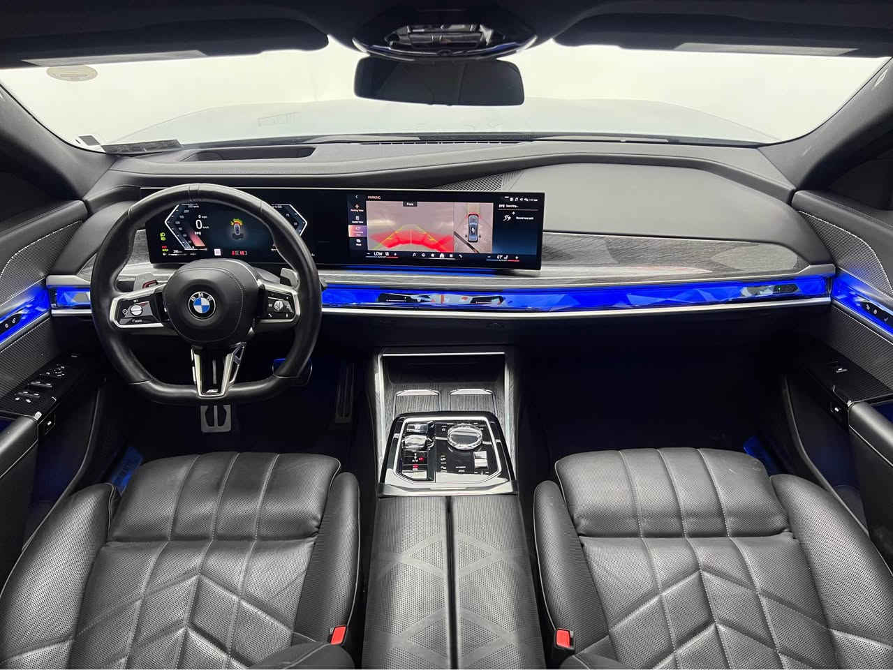 اليخت الالماني🔥🔥 
⚜️BMW 740i X-drive 2024⚜️
بي ام دبليو ٧٤٠ اكس درايف ٢٠٢٤
كلين تايتل 

مواصفات: 
(خمس كامرات-عرض معلومات علي الزجاج الامامي-مقاعد جلد و تدفئة و تبريد-سقف بانورامي-اربع انظمة قيادة-مقاعد خزن ميموري-ناظور ليلي)

مكينة ٦سلندر+توربو حجم ٣.٠لتر
ماشية 31,000 ميل فقط و بحالة جداً ممتازة 

السيارة كلين مكفولة كفالة عامة
رقم كاتي تترقم شمالي
مكفولة من كير و محرك و كهربائيات

و ب سعر(735$) ورقة و بيها مجال للطيبين

مكان السيارة

دهوك -معرض ارشف R-Shev
رقم51 من معارض التيرمينال 

***********
*********** دهوك, العراق
