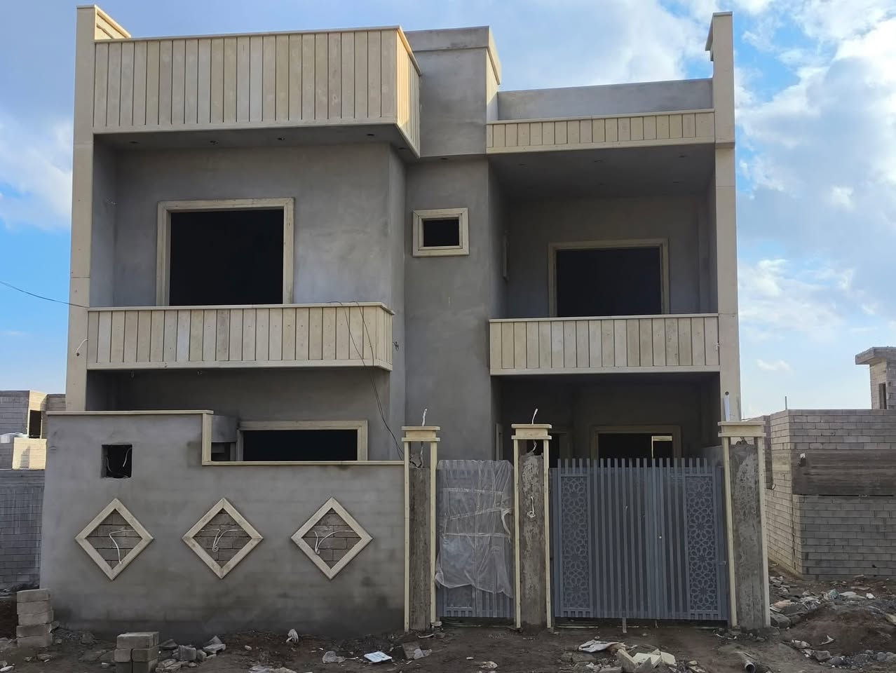 تصميمي مكتب ديكورات صالح نقاش حي العسكري تصميم تنفيذ  *********** ديكورات سقوف صبغ داخلي وخارجي
