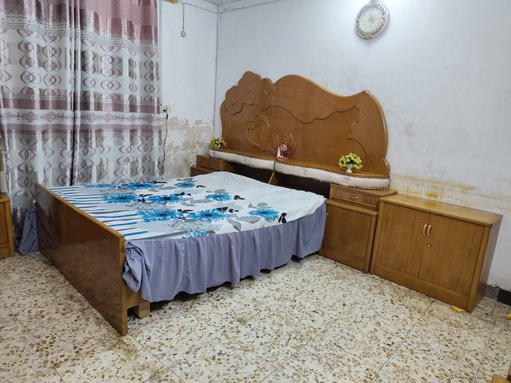 غرفة نوم للبيع تسكام صاج داخل وخارج ضهر جرجوبة مابيها اي ضرر مكاني حلة شارع 80 قرب مدينة ألعاب ارض بابل *********** حلة, بابل
